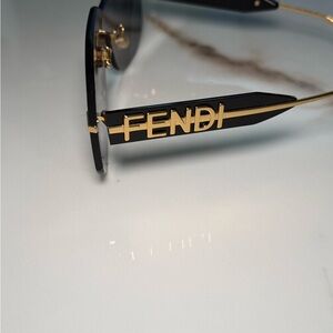 Fendi Oversized Shield Sunglasses Black Gold Logo Full Set